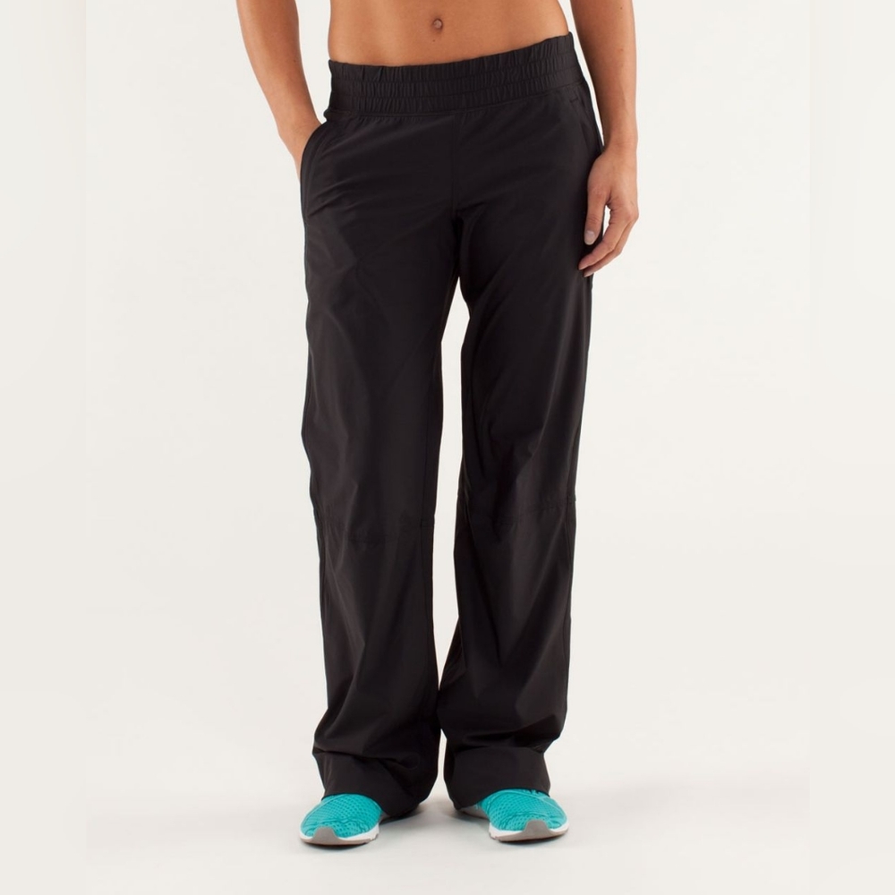 Lululemon dog runner size 4